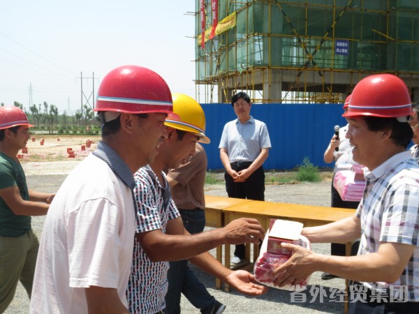 集团建设三公司承建的澄城县职教中心新校区办公楼项目顺遂封顶-bevictor伟德官网