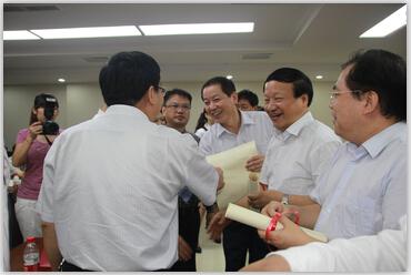 集团公司董事长肖玉龙获陕西省首批英国皇家特许制作师职业资格认证-bevictor伟德官网